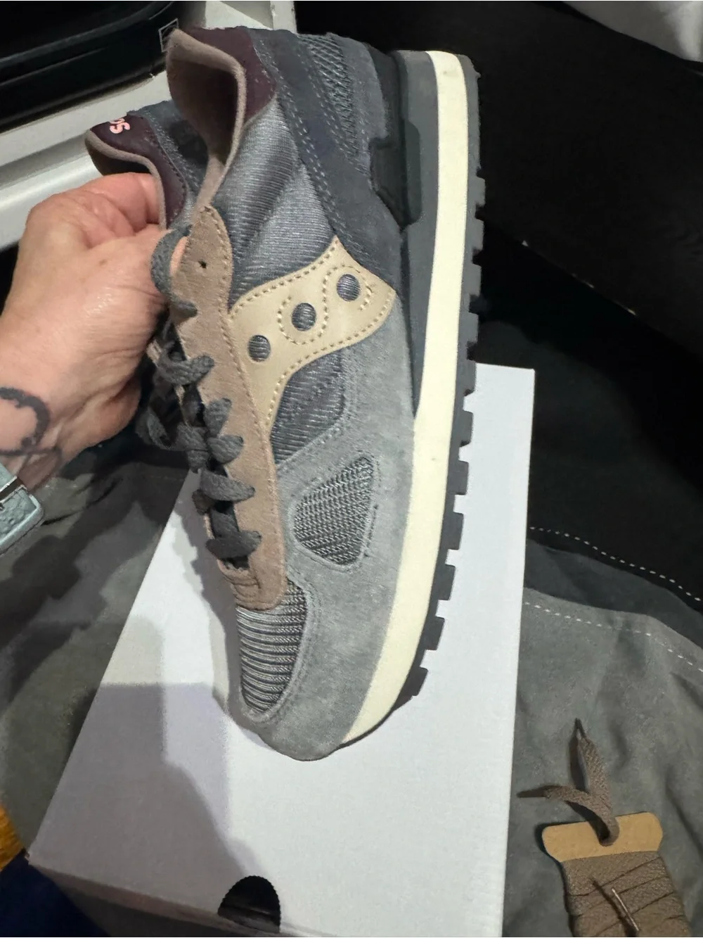 Saucony womens Low-Top Sneakers in Gray, Tan and Burgundy